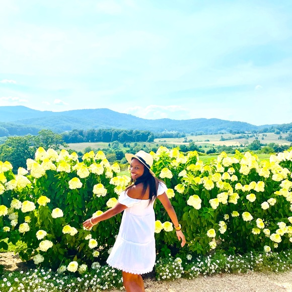 Meet your Posher, Nia - Picture 1 of 1